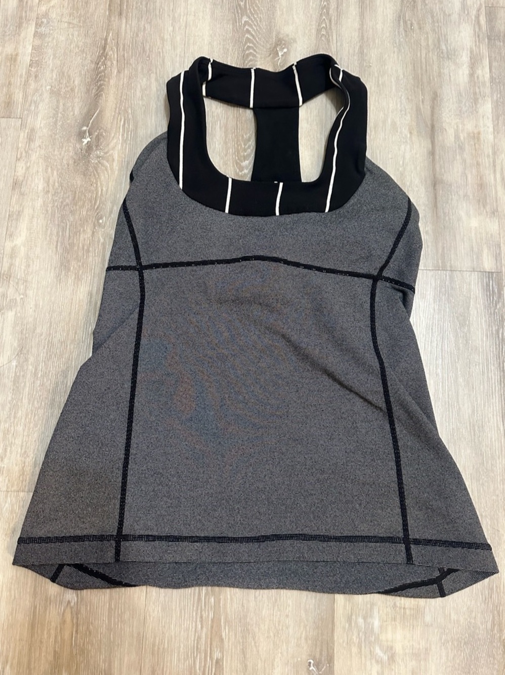 Lululemon Athletics Scoop Neck Tank (White Black Microstripe / Black) size 6